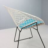Diamond chair by Harry Bertoia in white & black metal and new blue seating