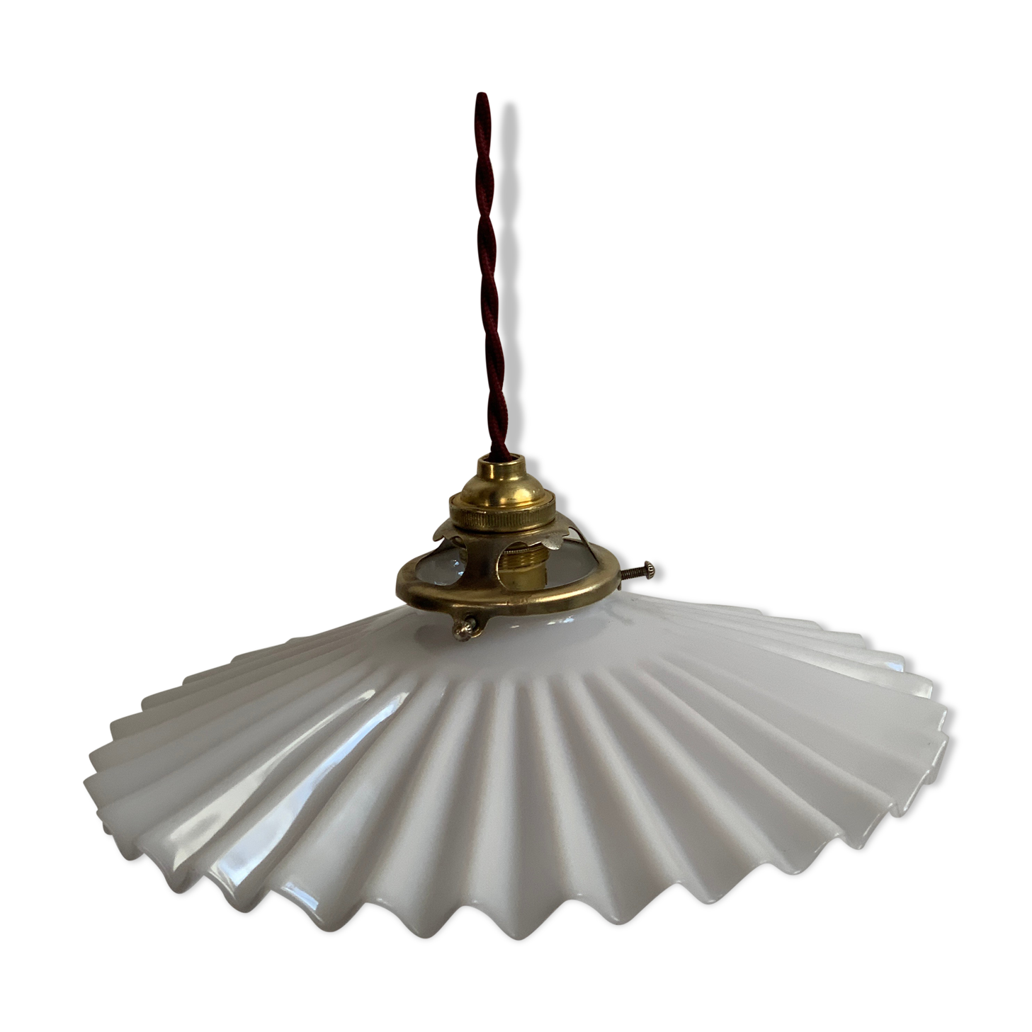 Opaline suspension