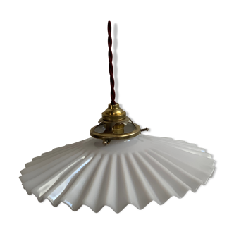 Opaline suspension
