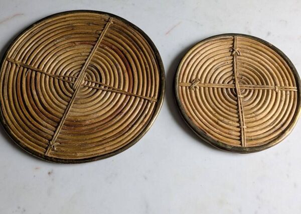 Dessous de plat rotin attribués à Gabriella Crespi