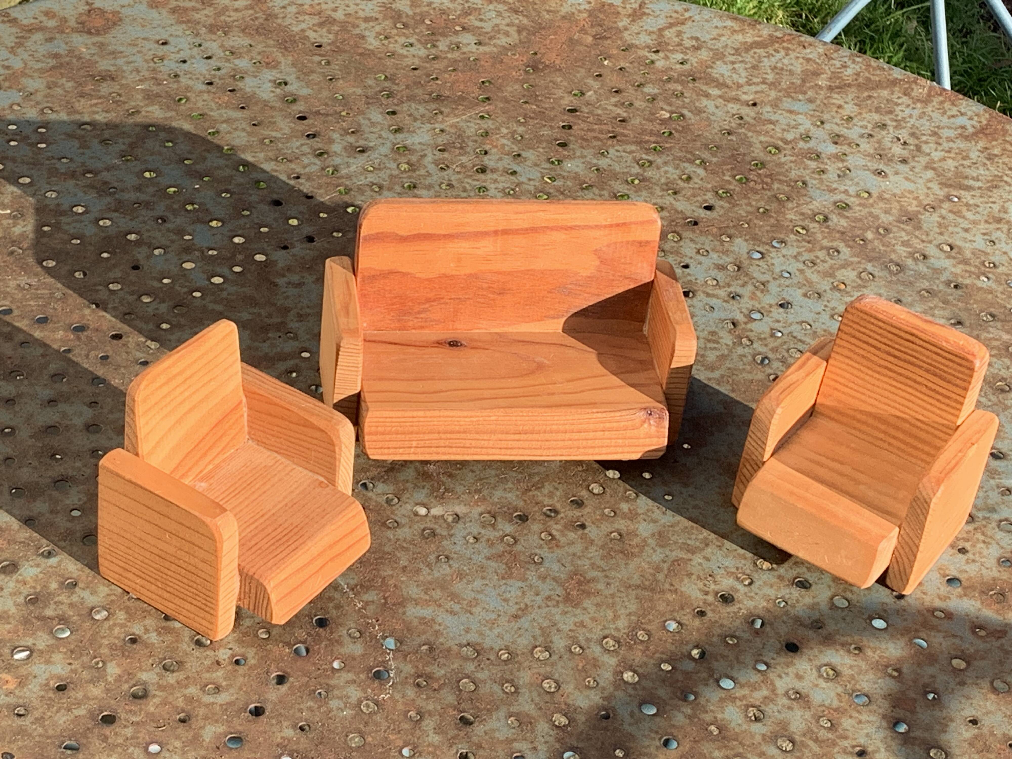 Set of furniture for dolls and dolls' houses, handcrafted, consisting of a sofa and two armchairs