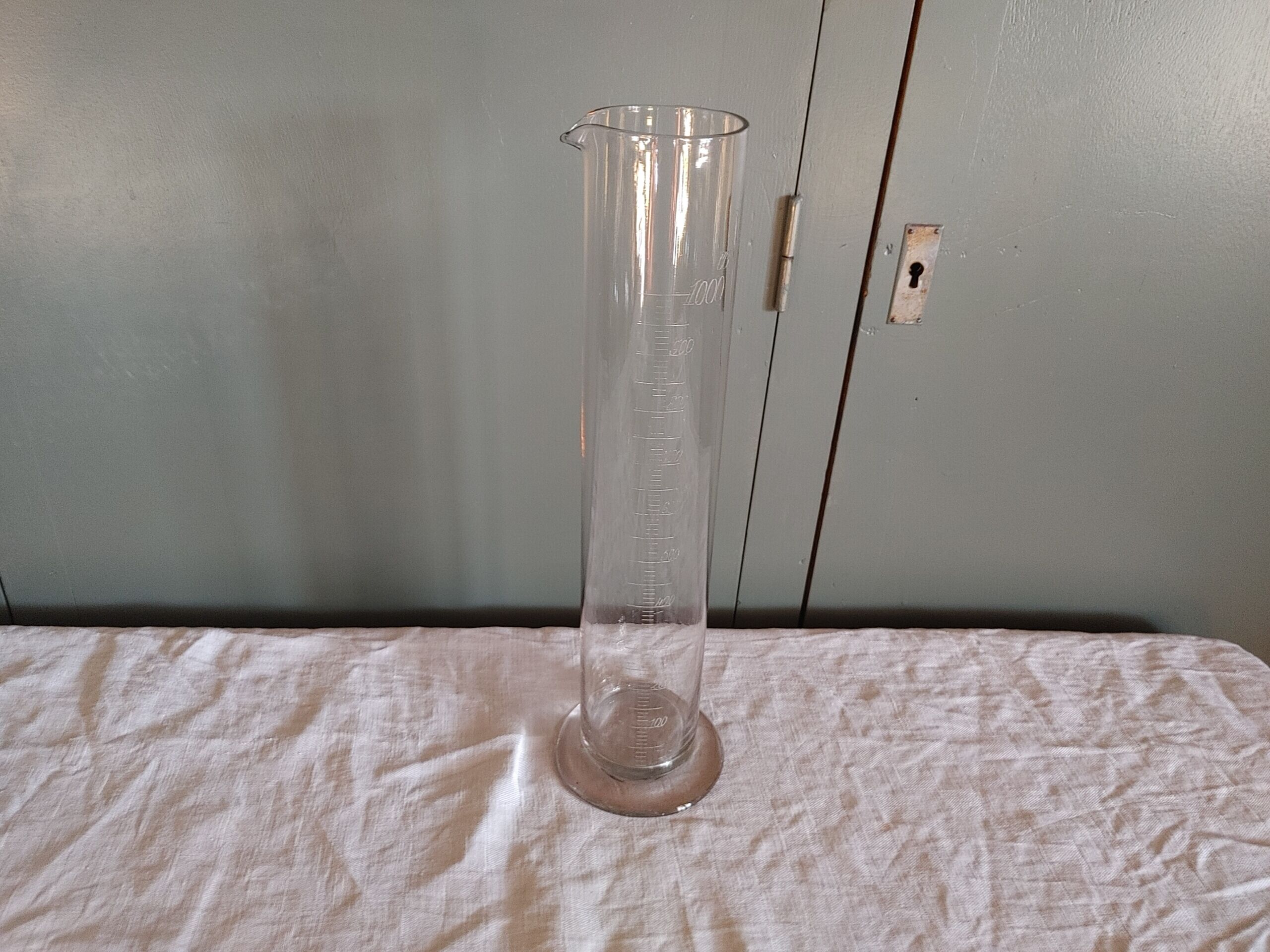 Vase vintage graduated specimen