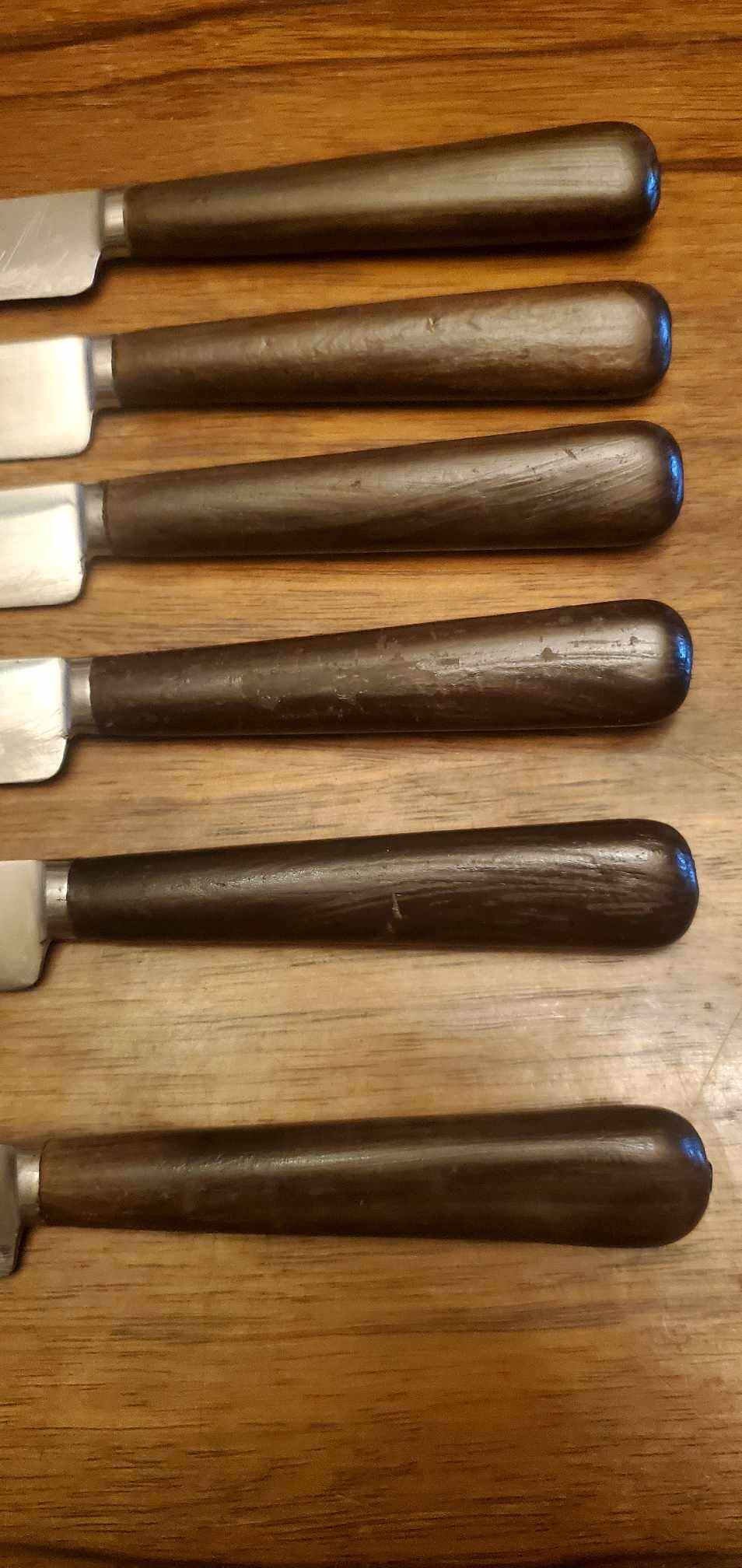 Set of 6 wooden handle knives