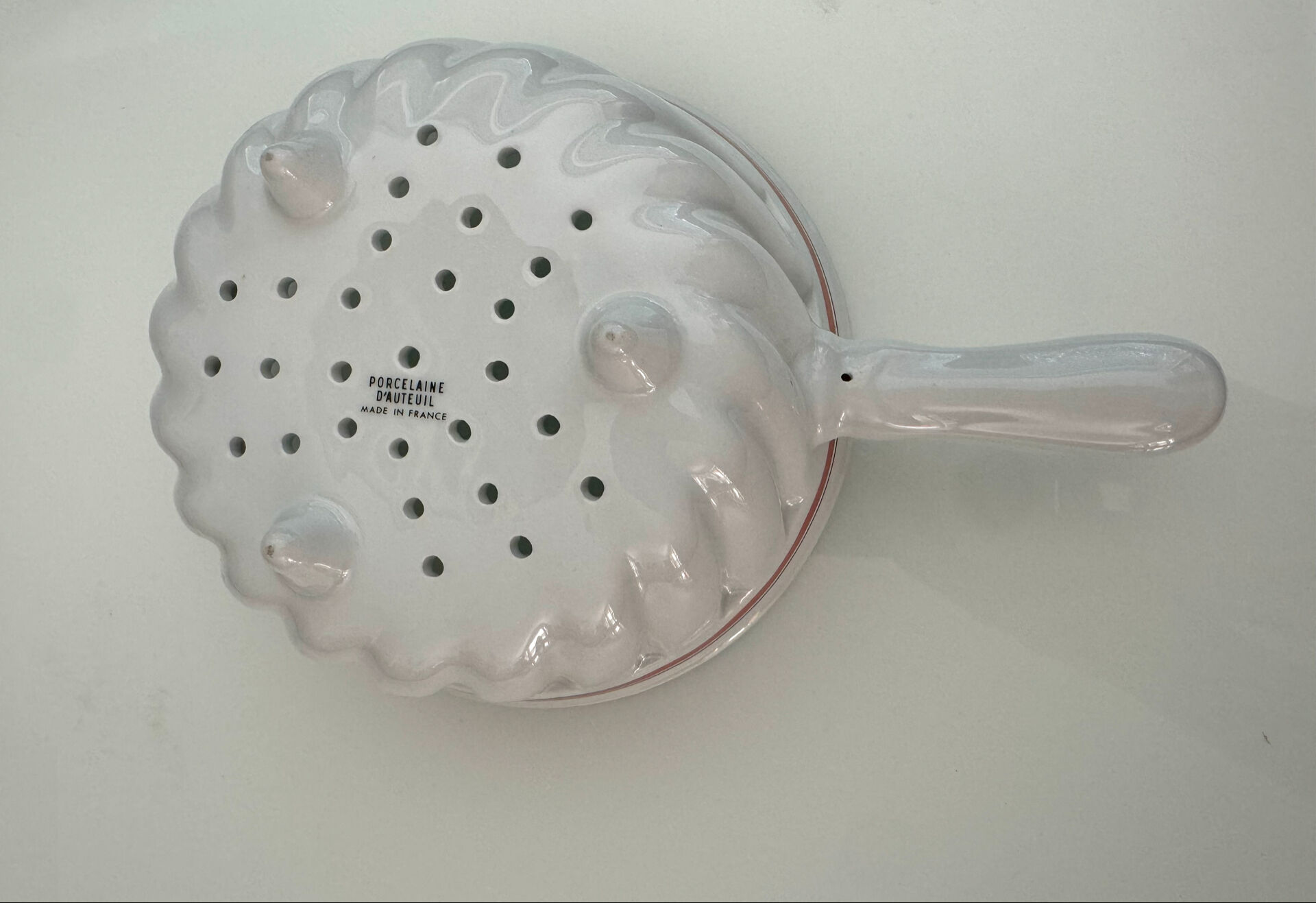 Porcelain fruit bowl