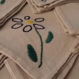 Nappe et serviettes brodées