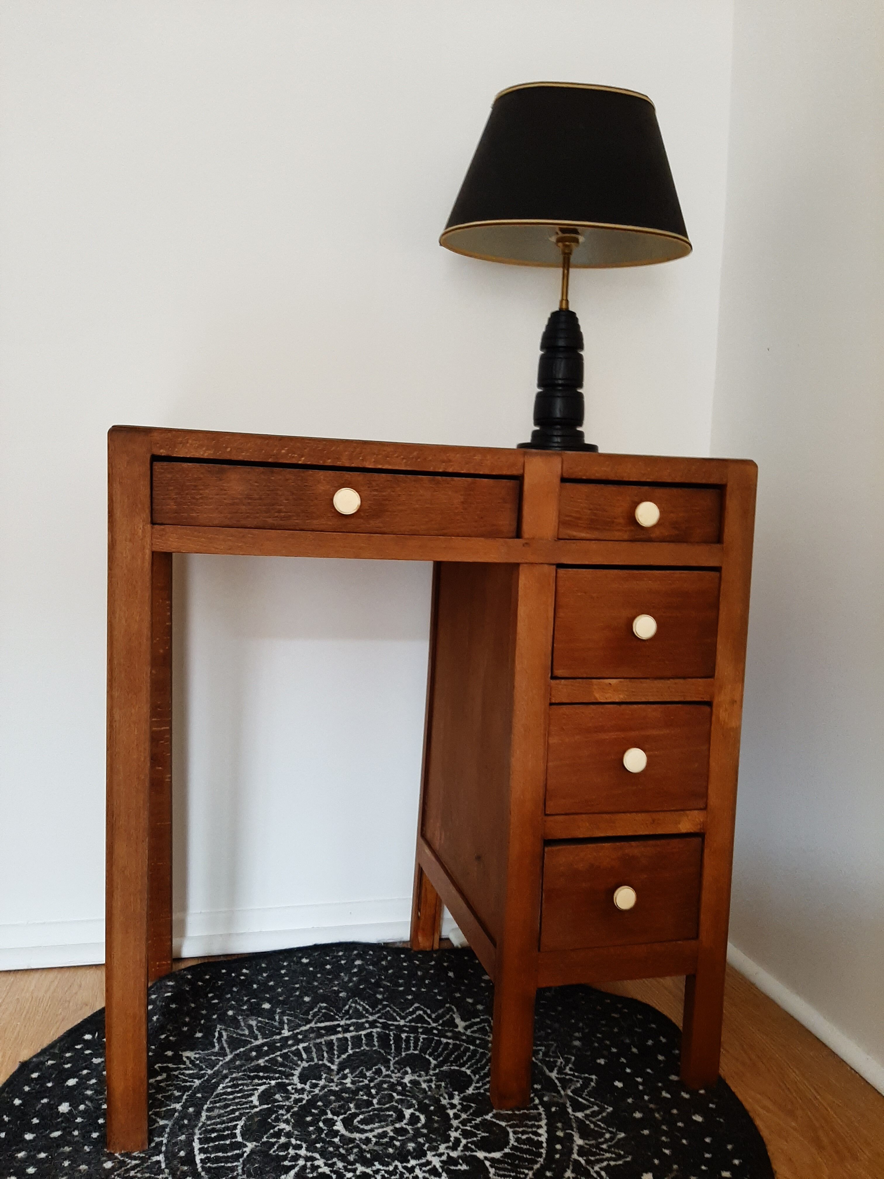 Children's desk 30-40 years