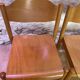 Suite de 6 chaises en bois vintage empilables