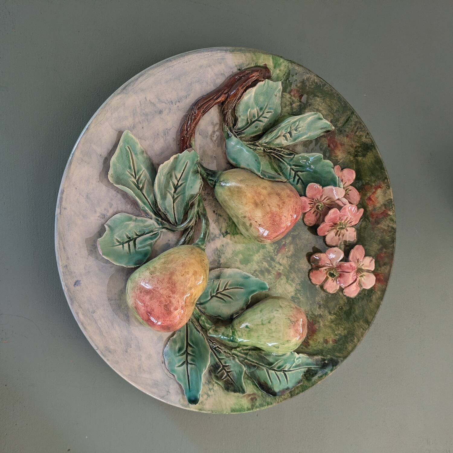 Longchamp wall slipware, 19th century