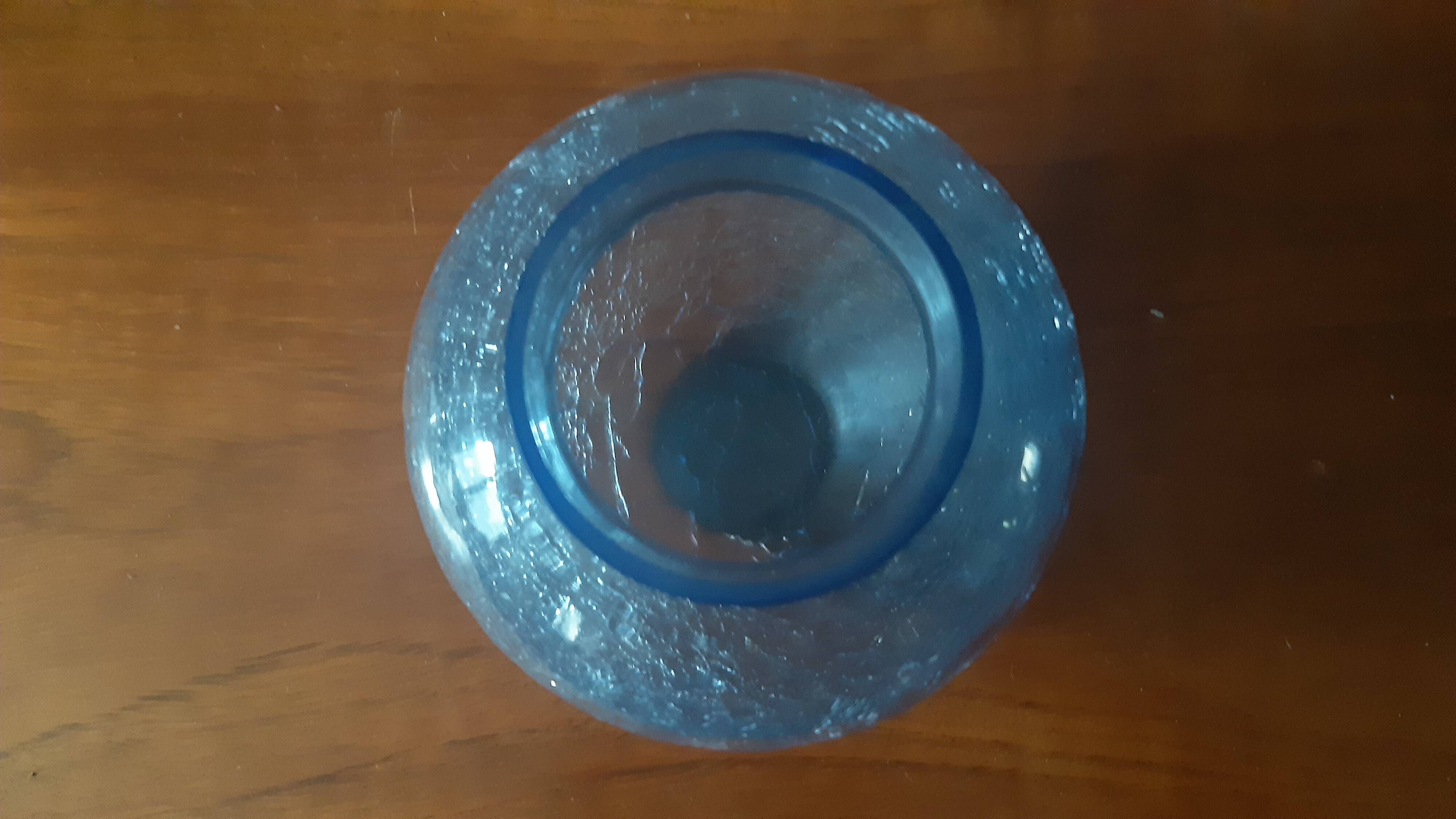 Cracked glass ball vase