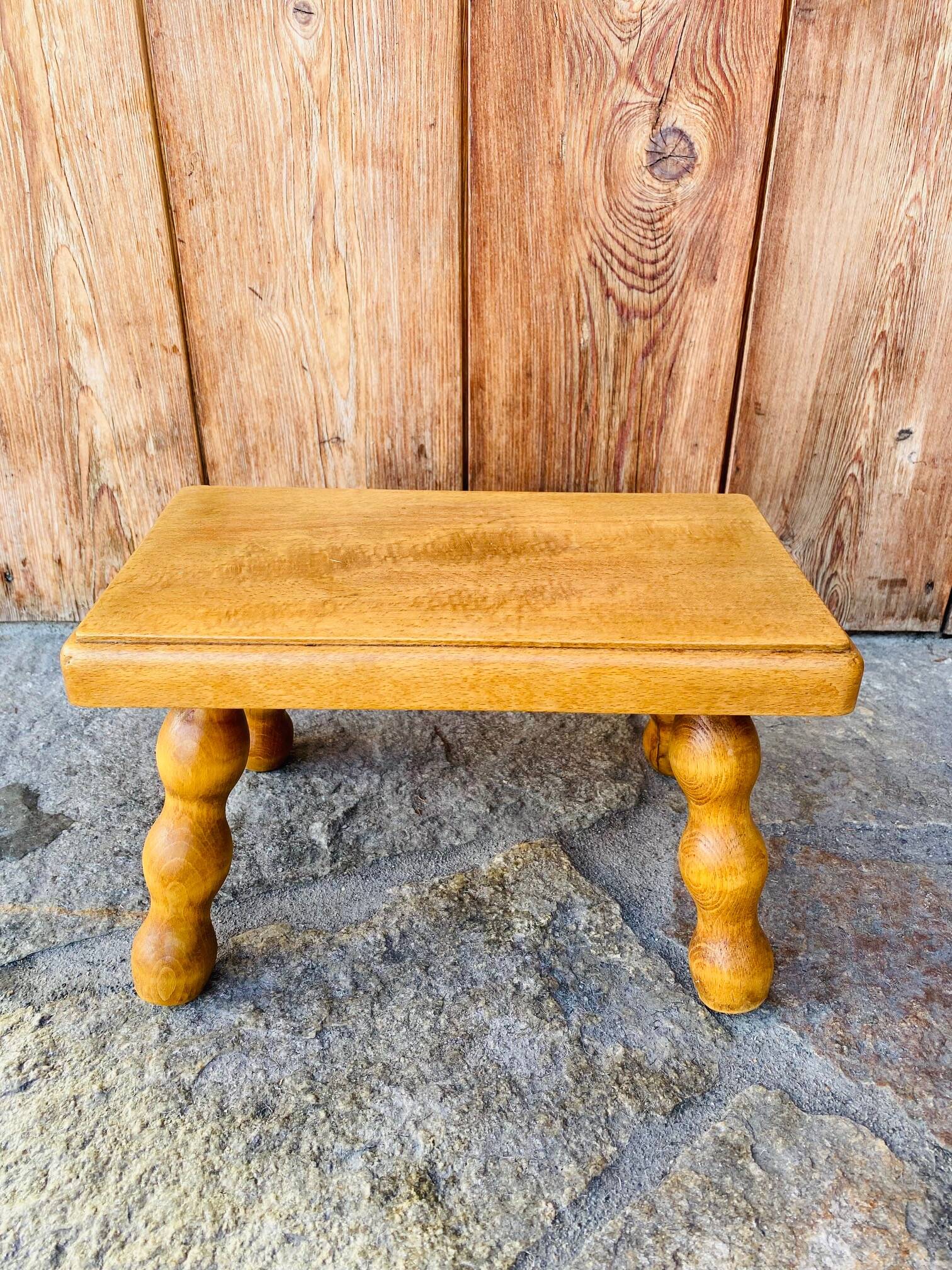 Vintage turned wooden foot stool/step stool