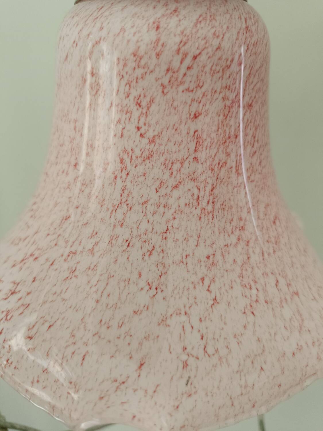 Lustre fer forgé et tulipe verre rose dépoli