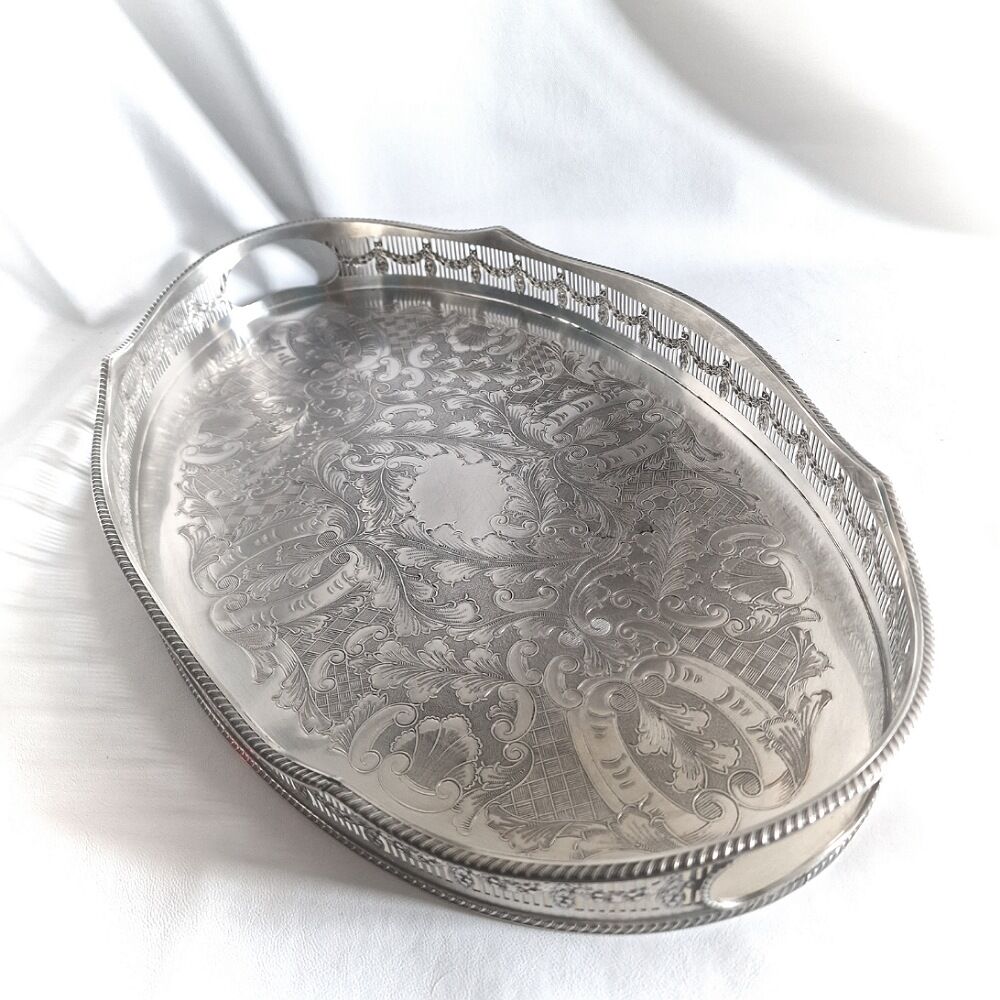 Old English silver metal top