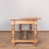Farm table