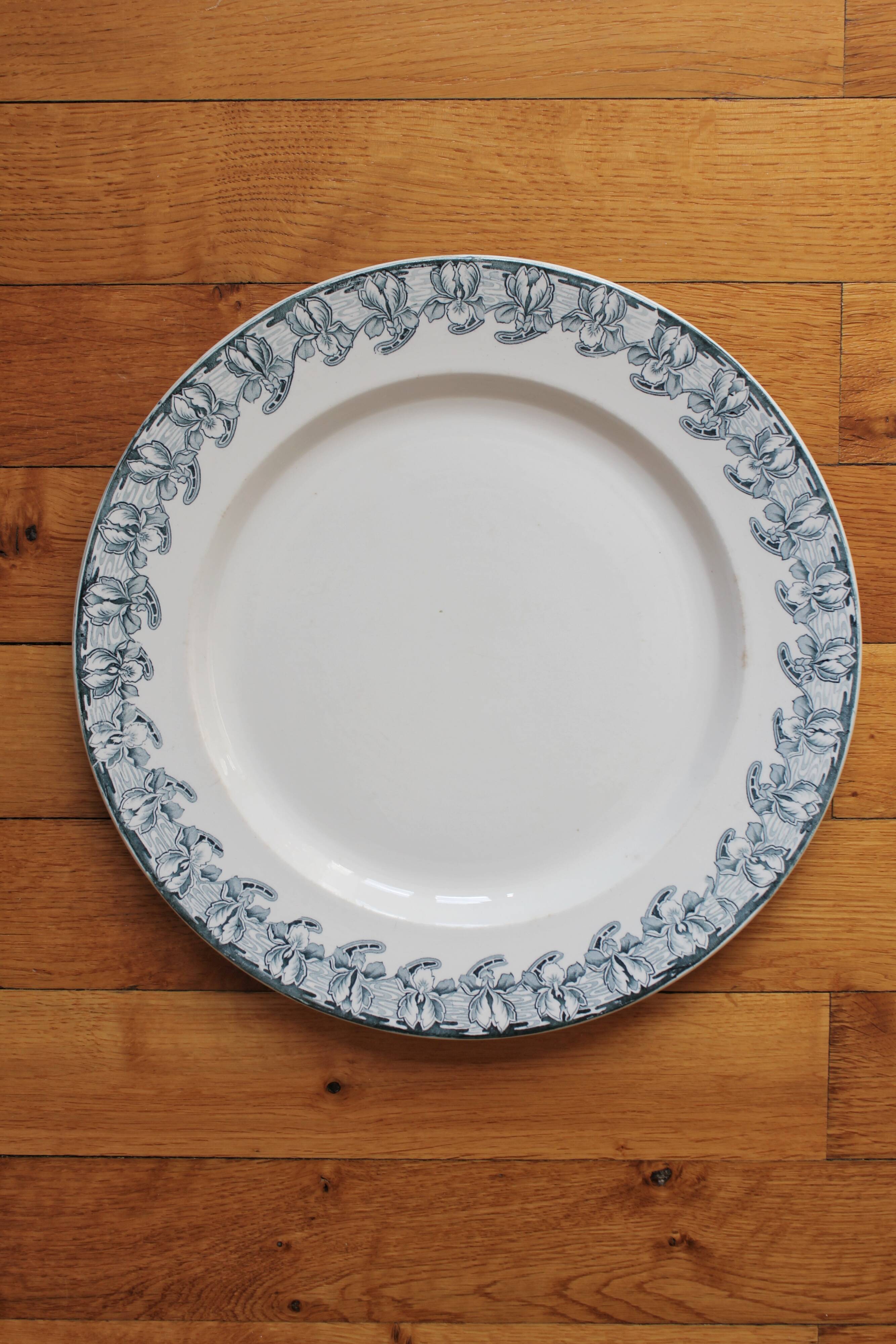 Round ironstone dish with Badonviller iris decoration