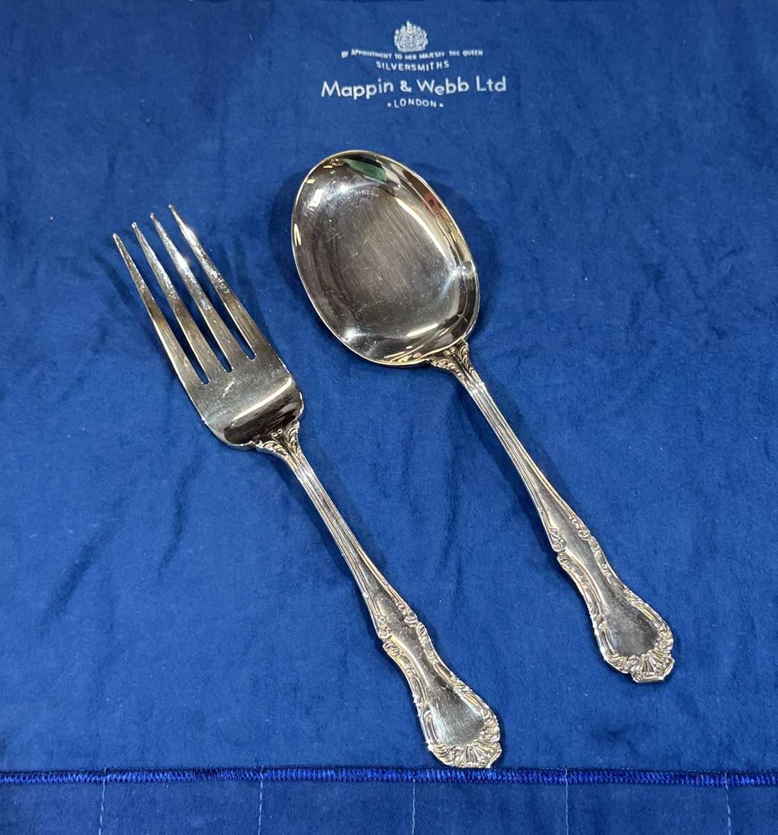 Couverts de service Mappin and Webb en métal argenté modèle Russell
