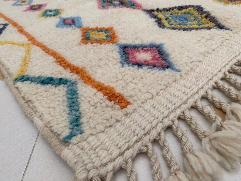 Colorful hand-woven Berber rug, size 150 x 250 cm