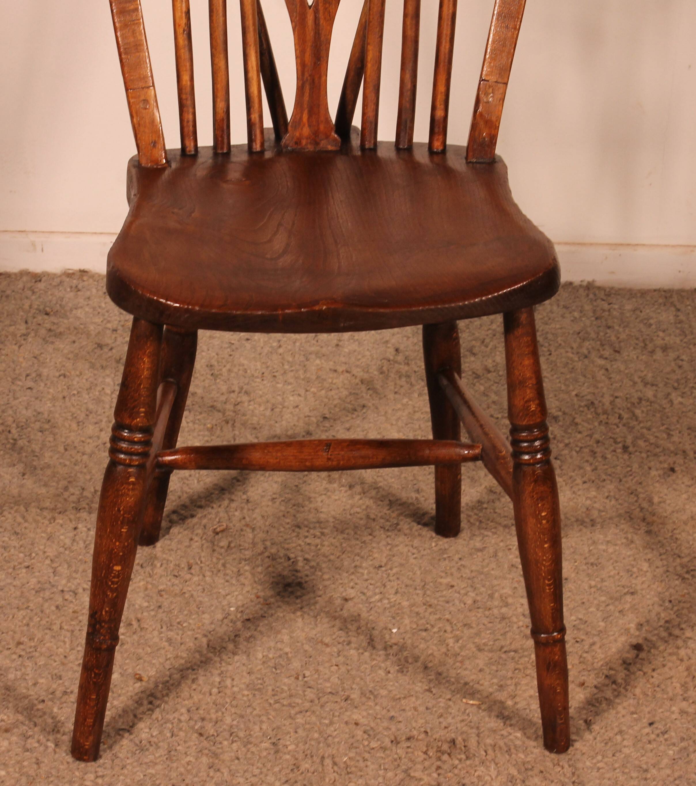 Set of 6 19th Century Windsor Wheelback Chairs