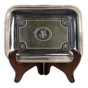 Petit plateau en métal