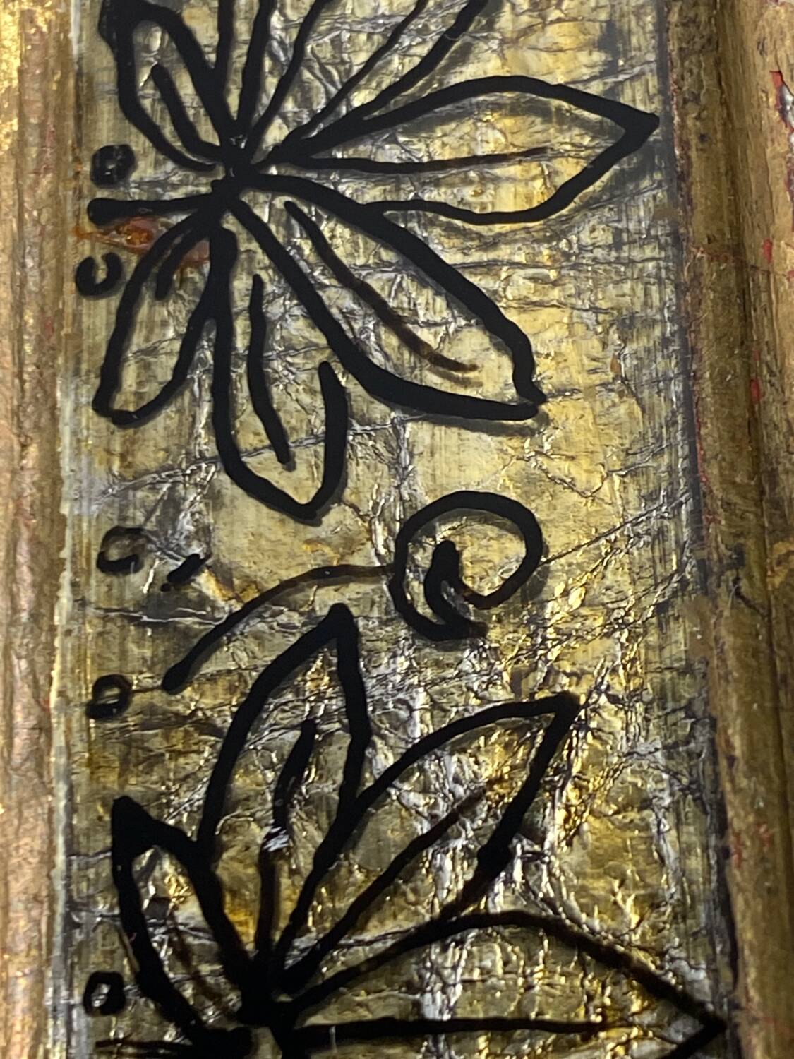 Eglomisé mirror with wooden parecloses