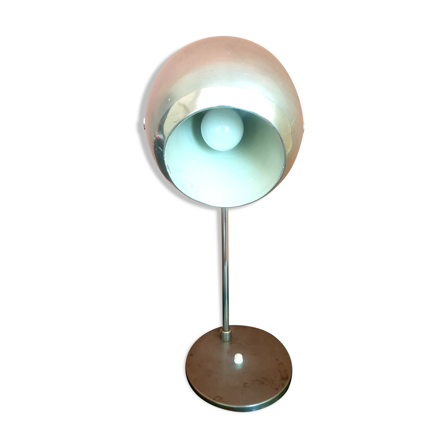 "Eye ball" desk lamp