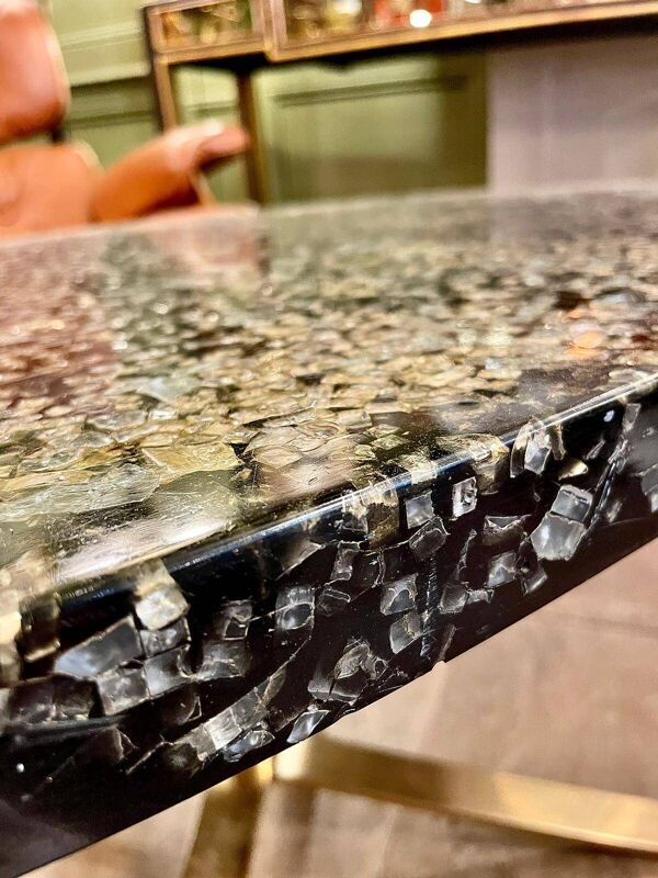Table basse en résine par Pierre Giraudon