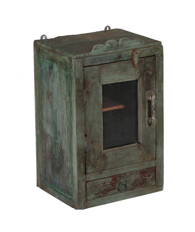 Antique green display case made of old teak wood, piece and patina of Indian origin