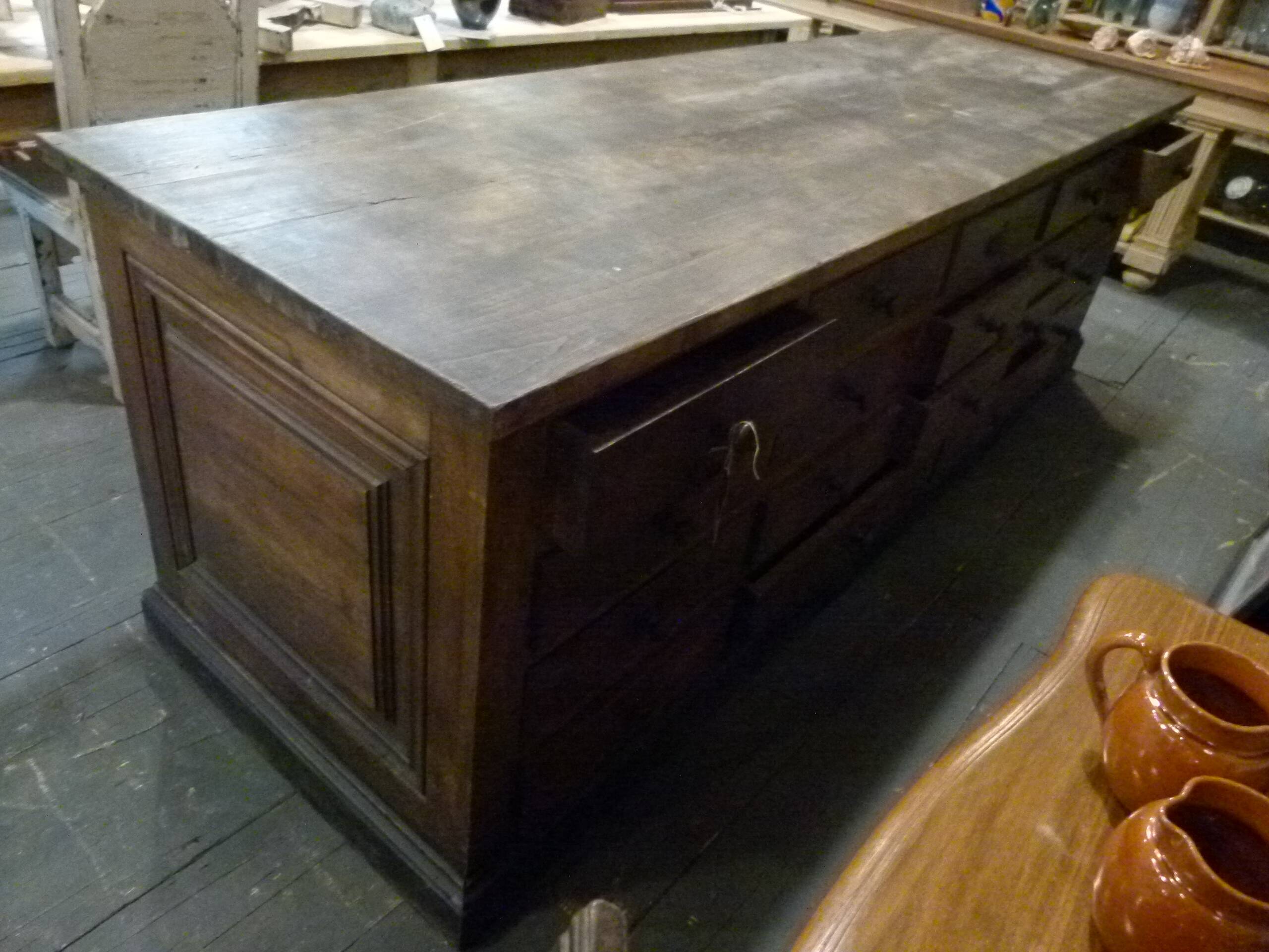 Shop counter 20th