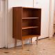 Shelf on spindle feet