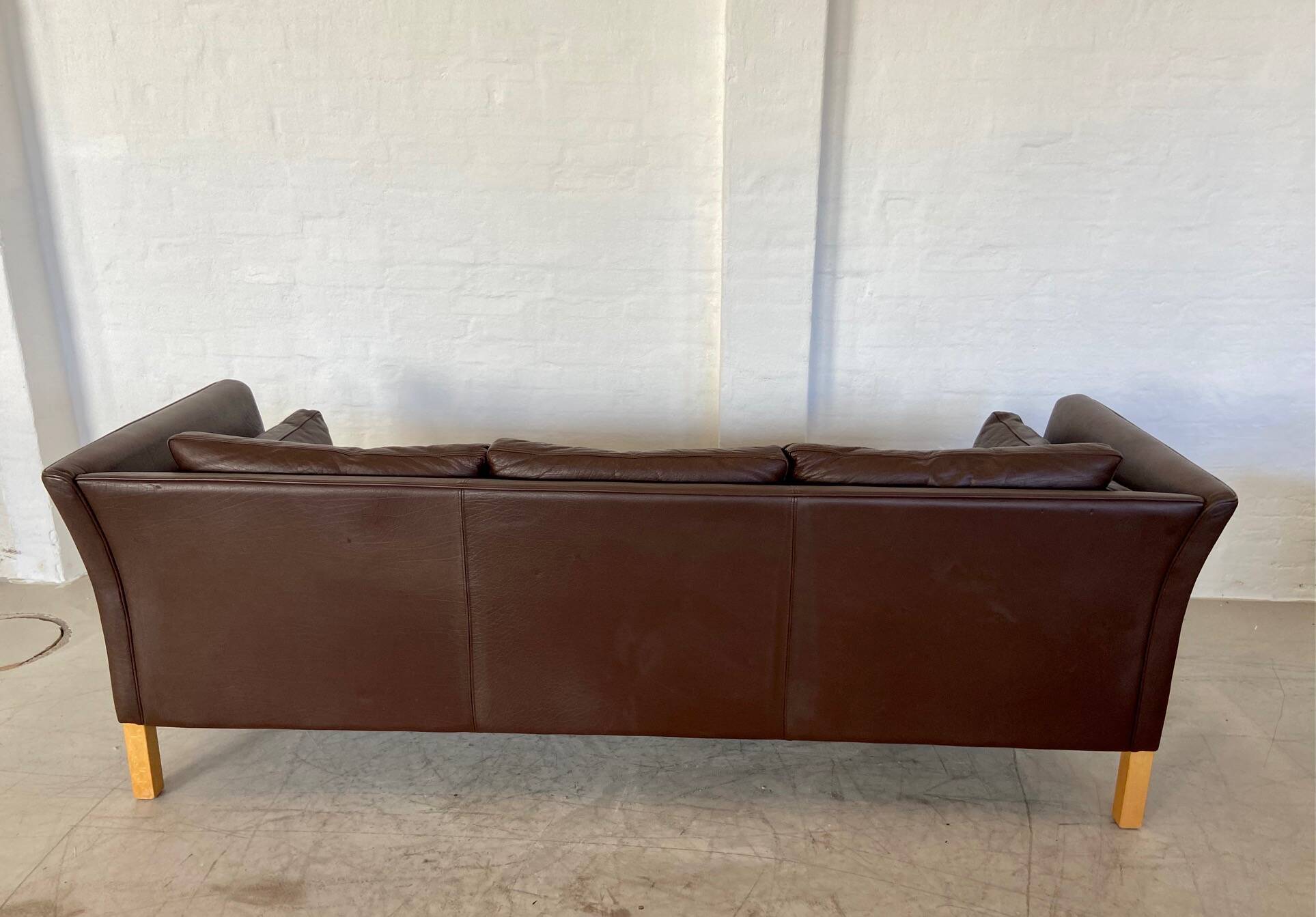 MID CENTURY VINTAGE DANISH MOGENS HANSEN 3 PERSON SOFA IN COCO BROWN LEATHE