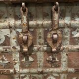 Coffre indien en bois et métal patiné vert