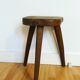 Tabouret tripode en bois massif