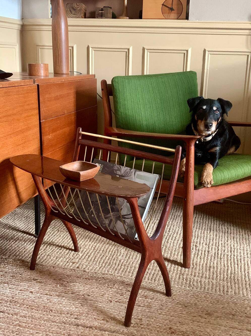 Italian vintage magazine rack/table stand