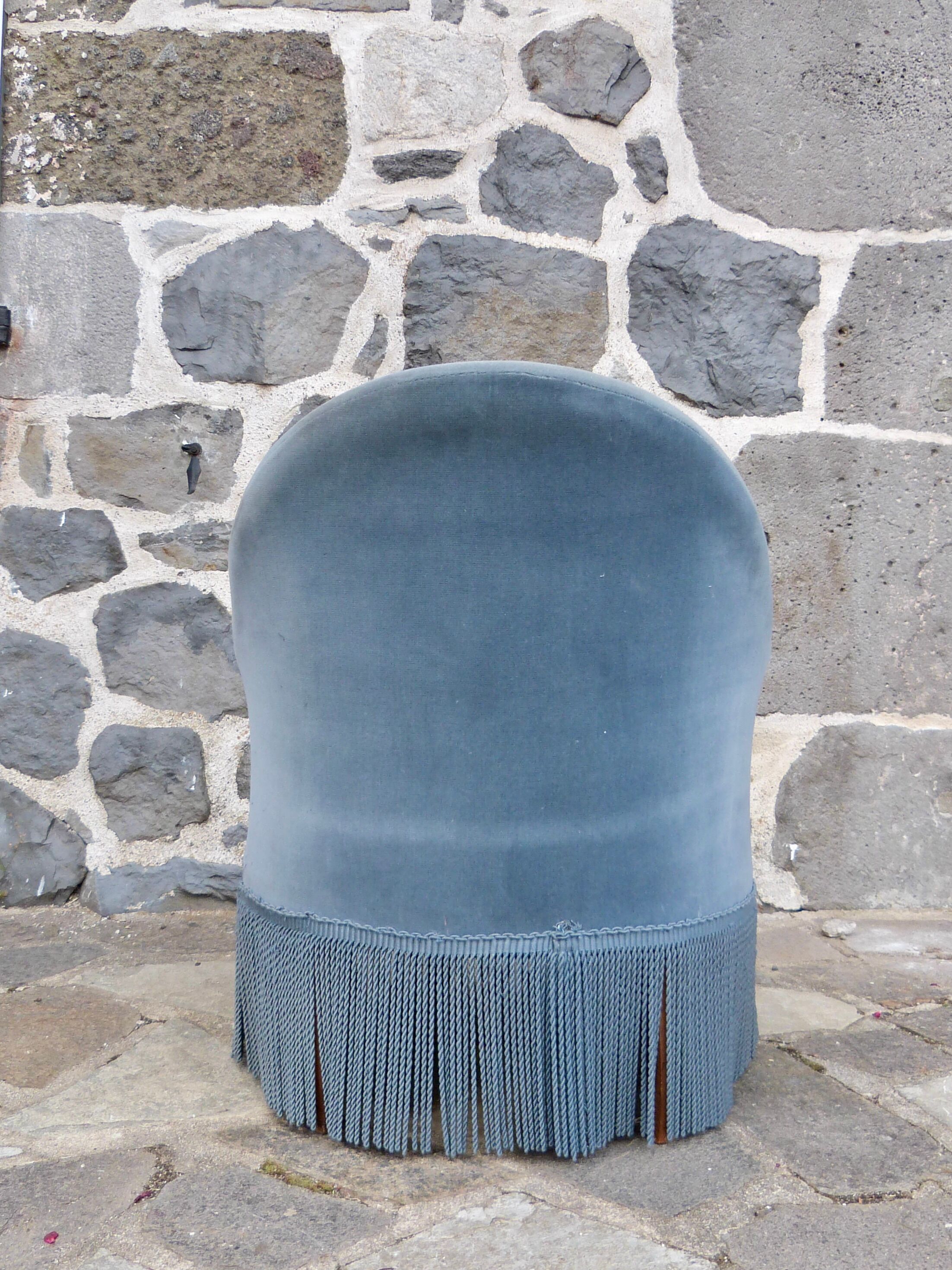 Blue velvet toad armchair