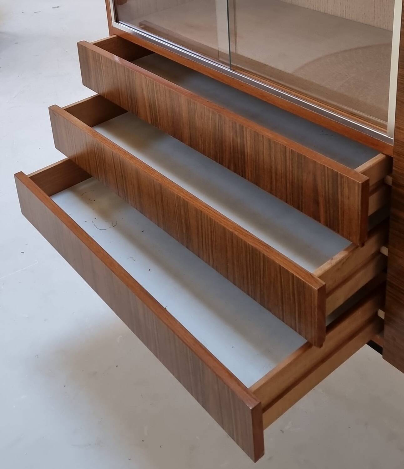 Vitrine du milieu du siècle