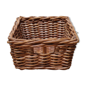 Wicker locker