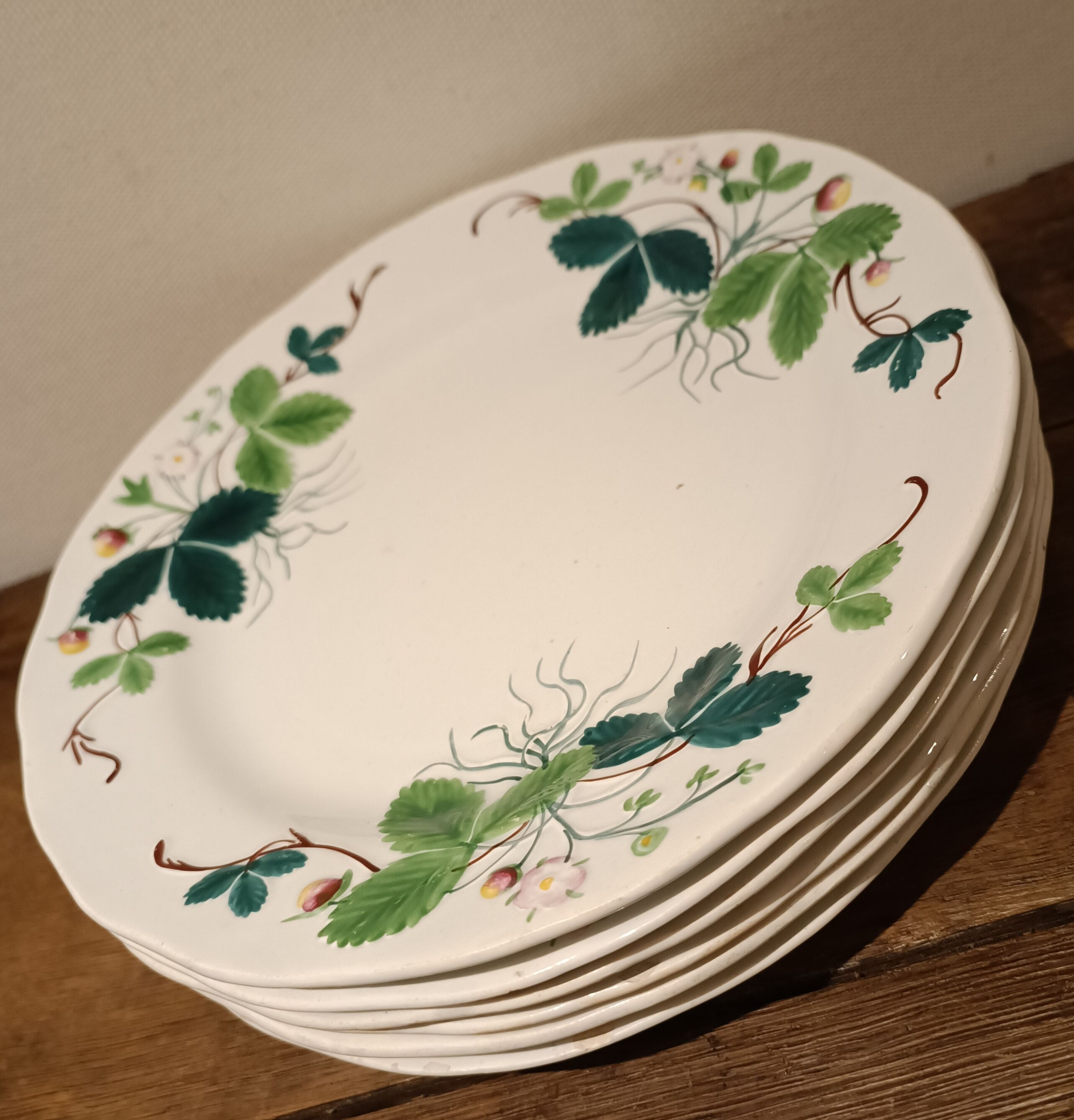 6 plates strawberry service by George Sand Creil and Montereau