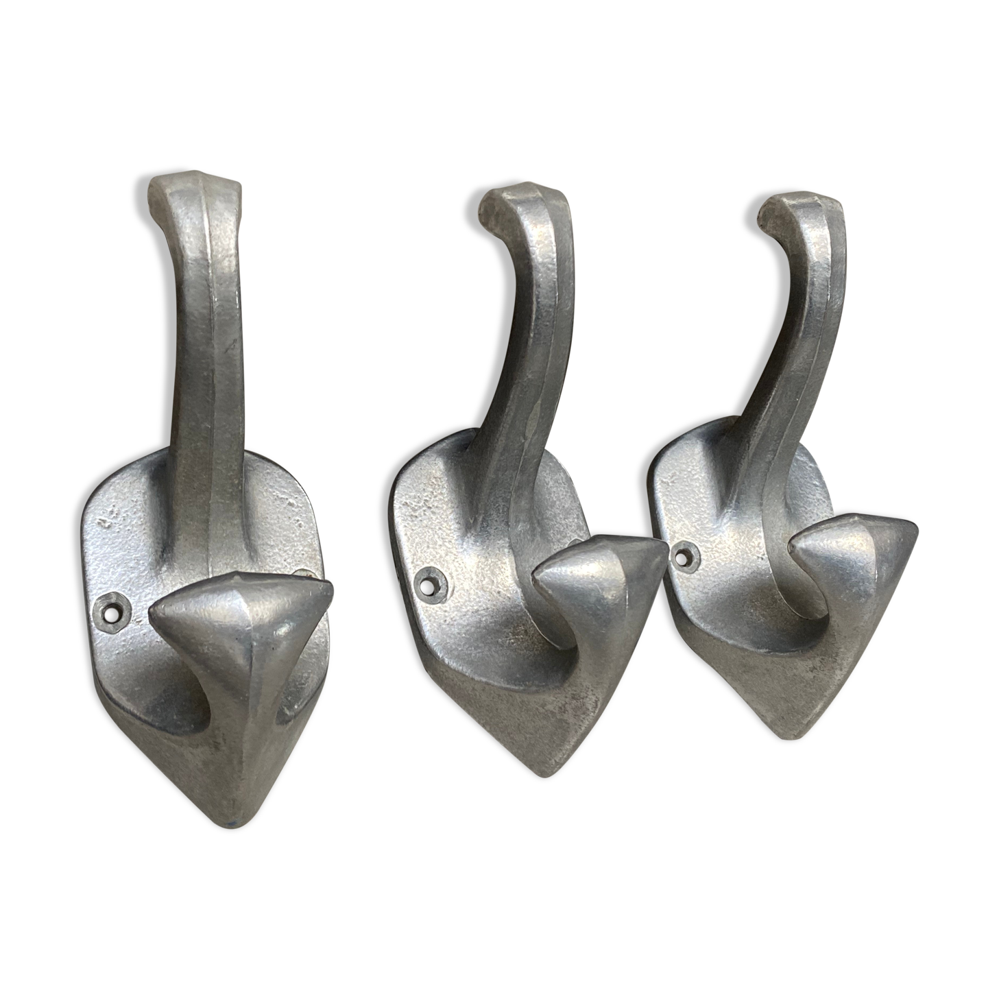 3 cast aluminum hooks