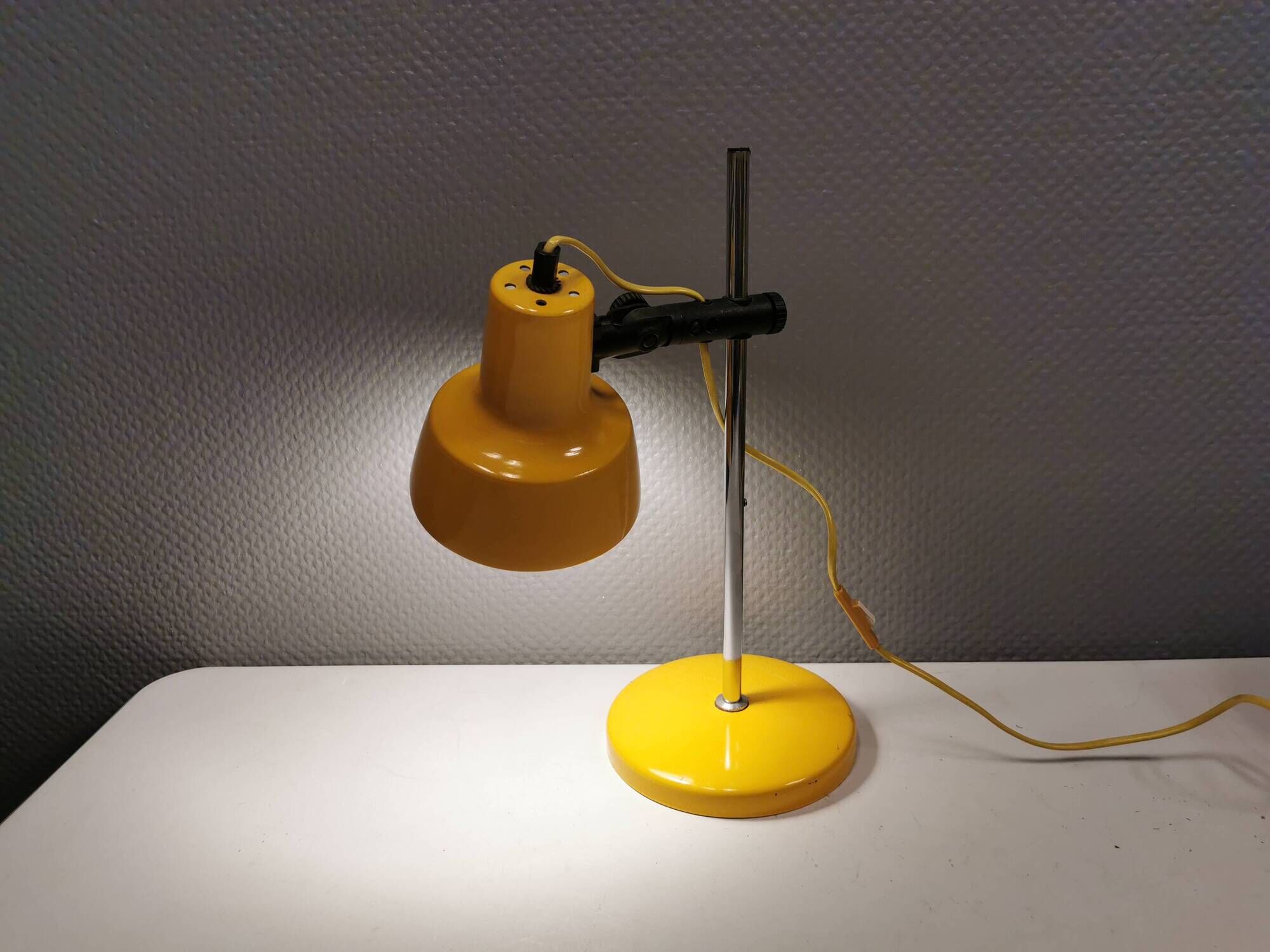 Danish table lamp in beautiful yellow color. Estimated 1980s.