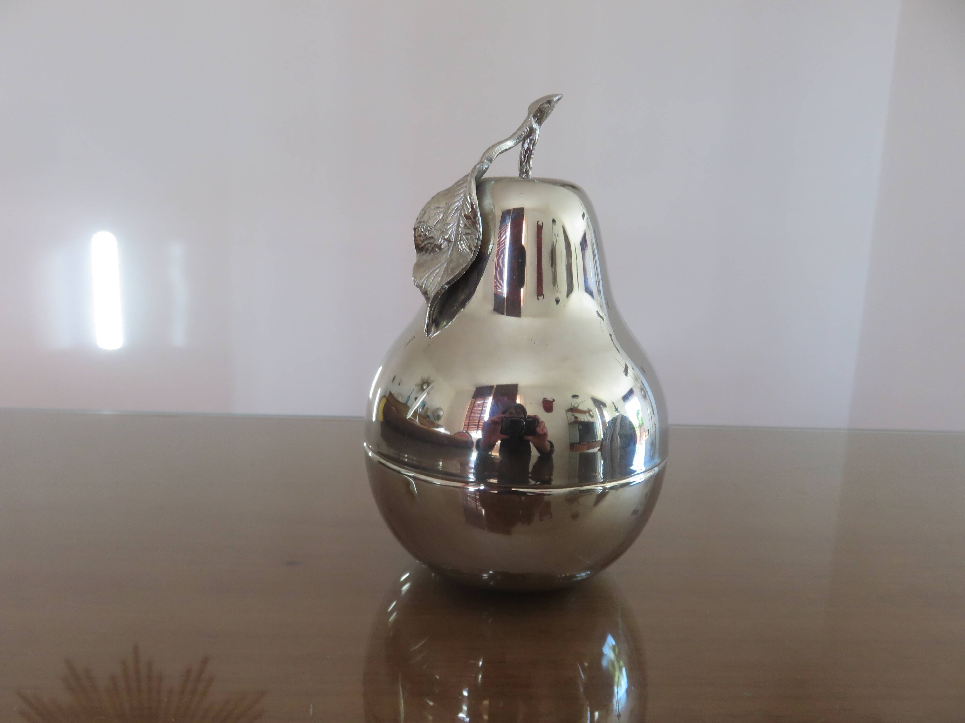 “Pear” sugar bowl in silver metal from the 70s