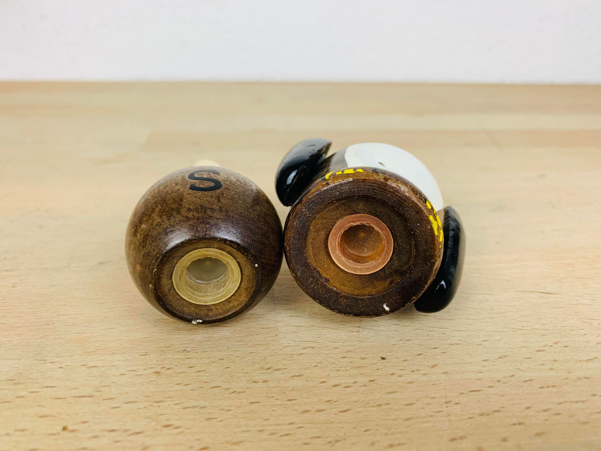 Salt and pepper spray Scandinavian penguin