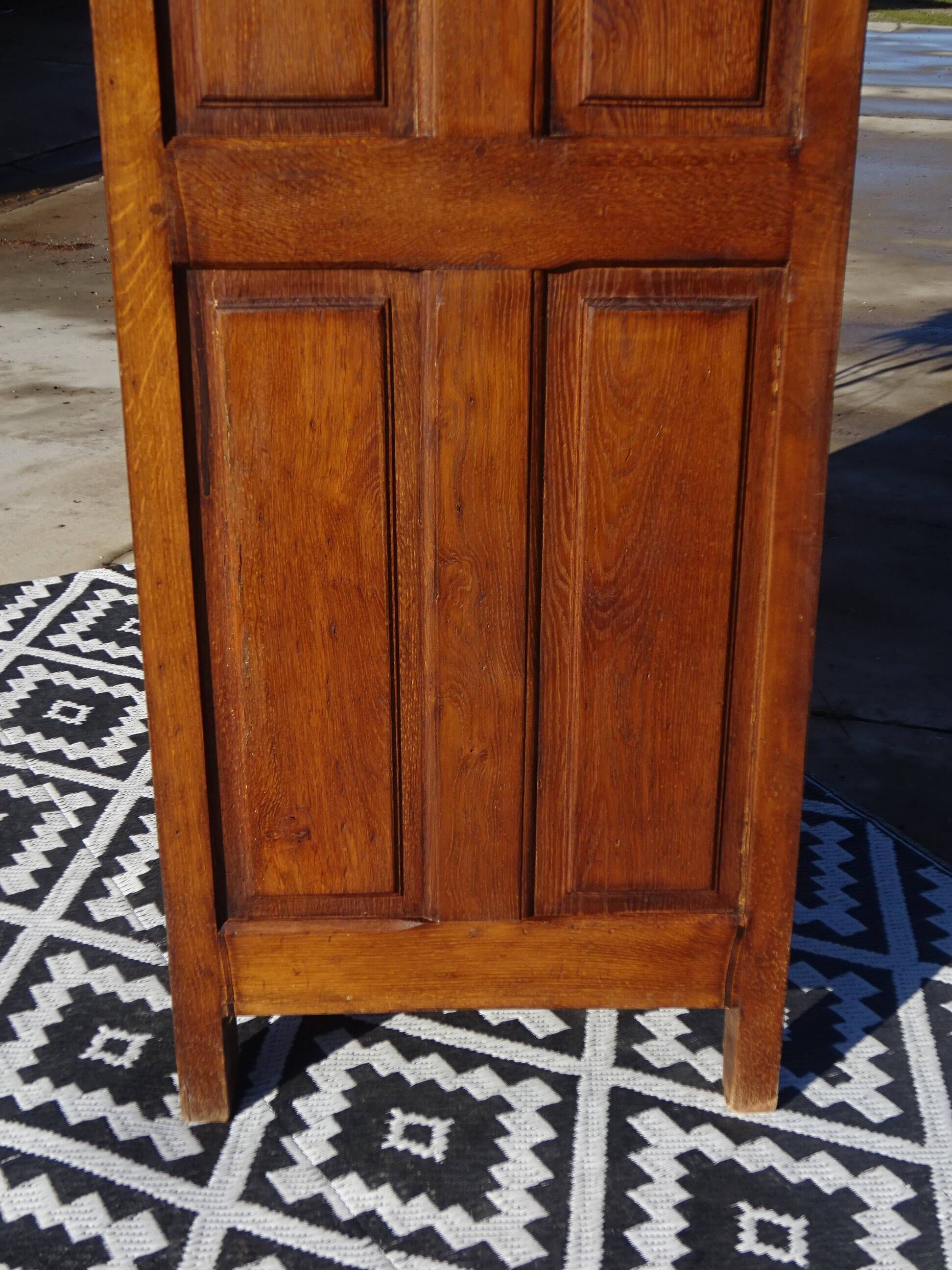 Small oak cabinet, 4 doors, Louis XIII style