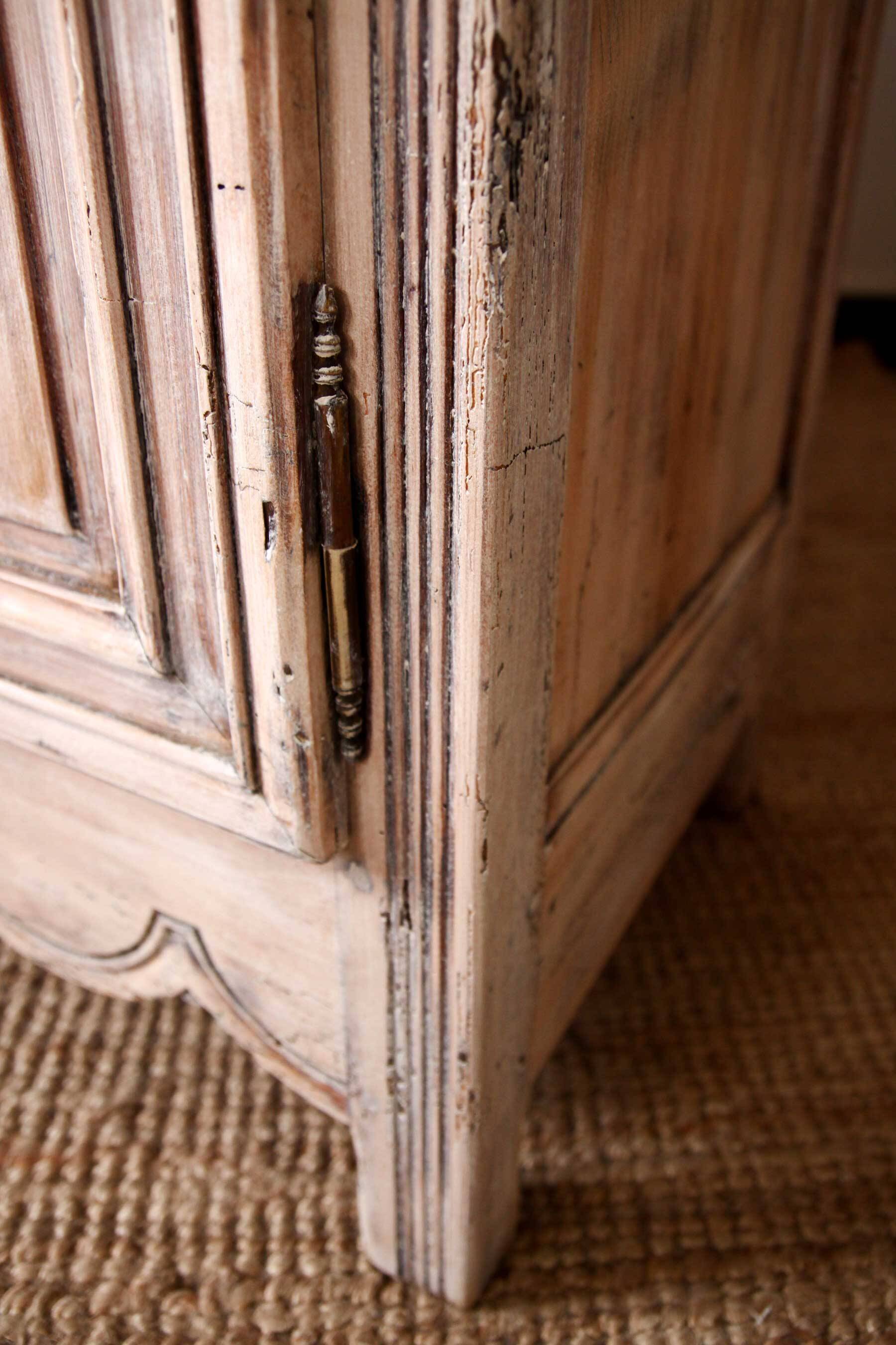 Patinated and sculpted buffet