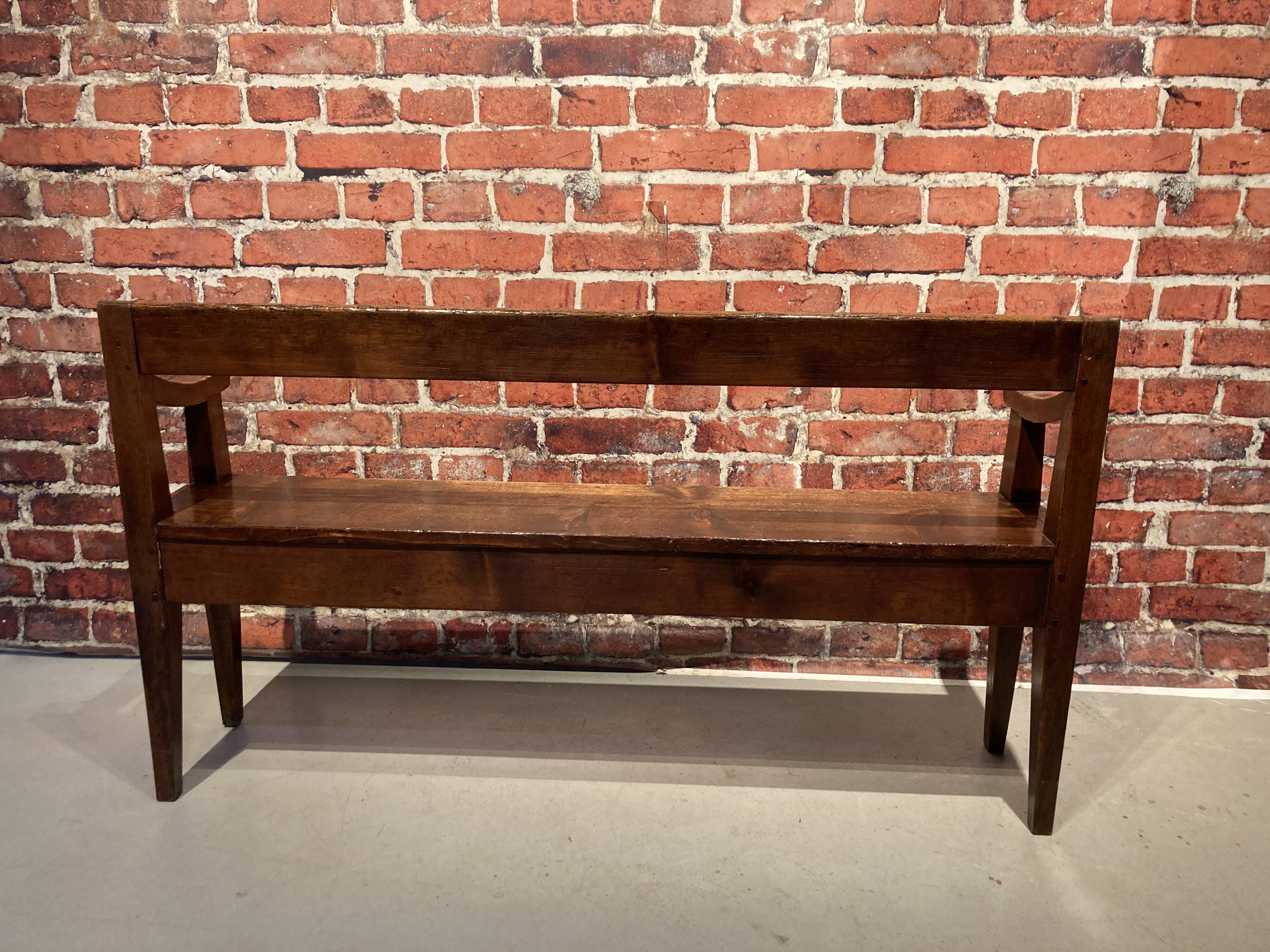 Banc d'église en bois