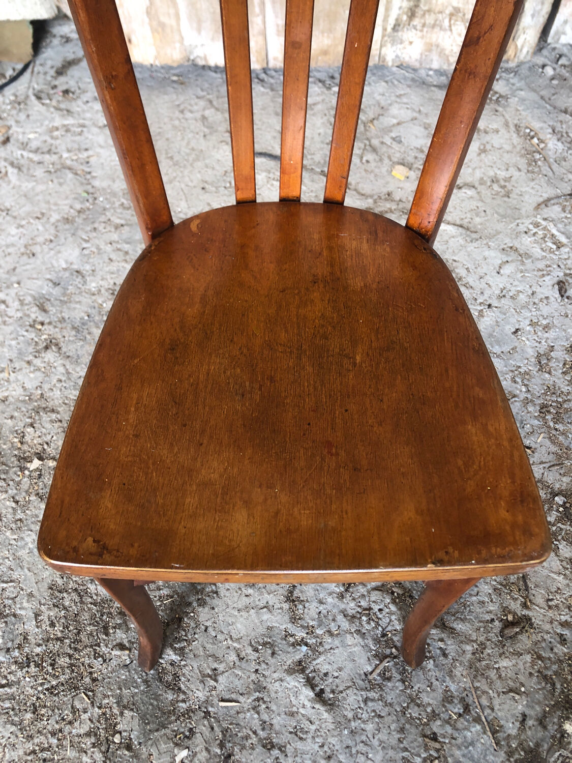 Chaise bistrot en bois clair années 70 vintage