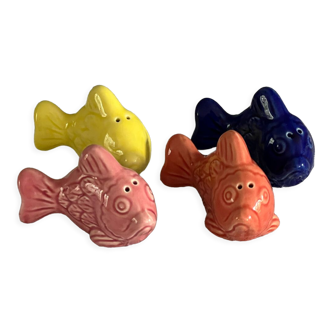 4 salières ou poivrières