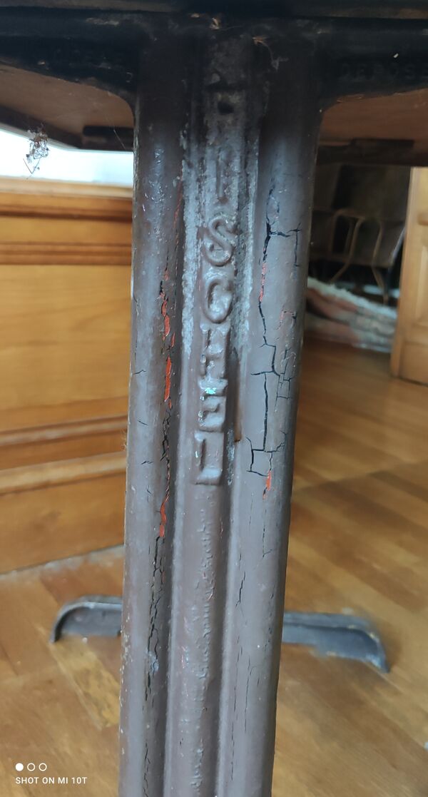 Ancienne table de bistrot Fischel