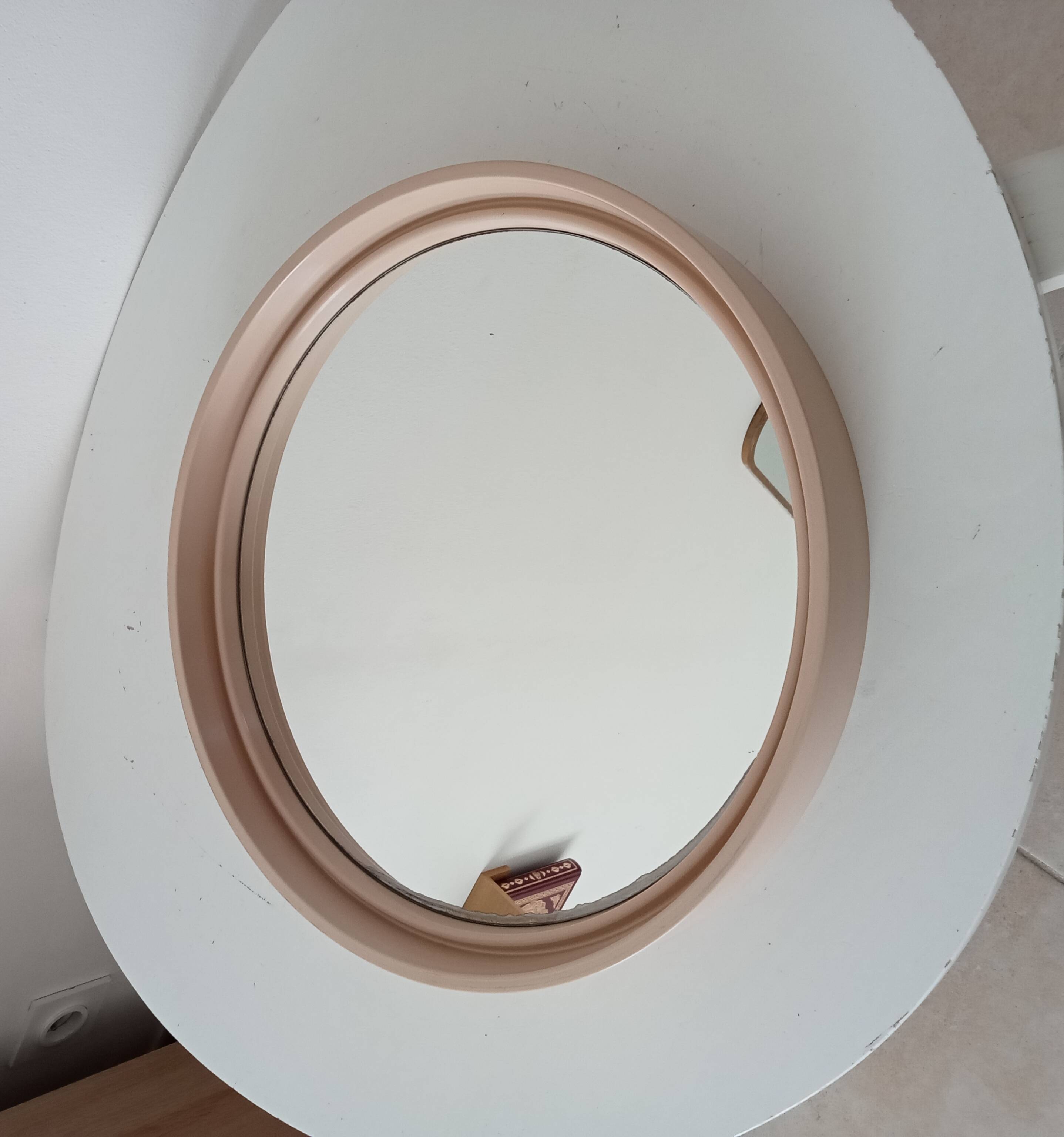 Vintage round mirror from the 60s/70s.