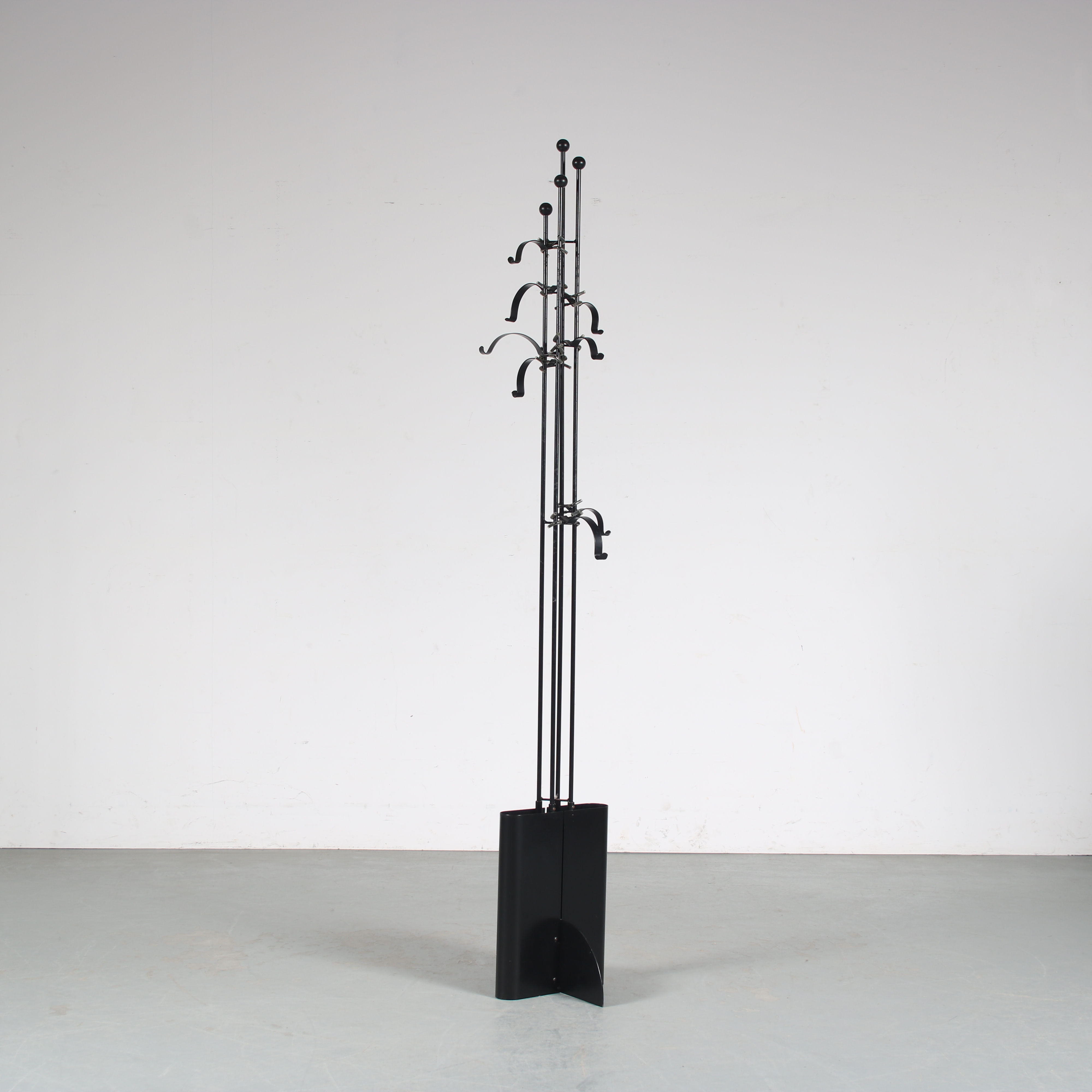 1980s Post modern coat rack from Italy