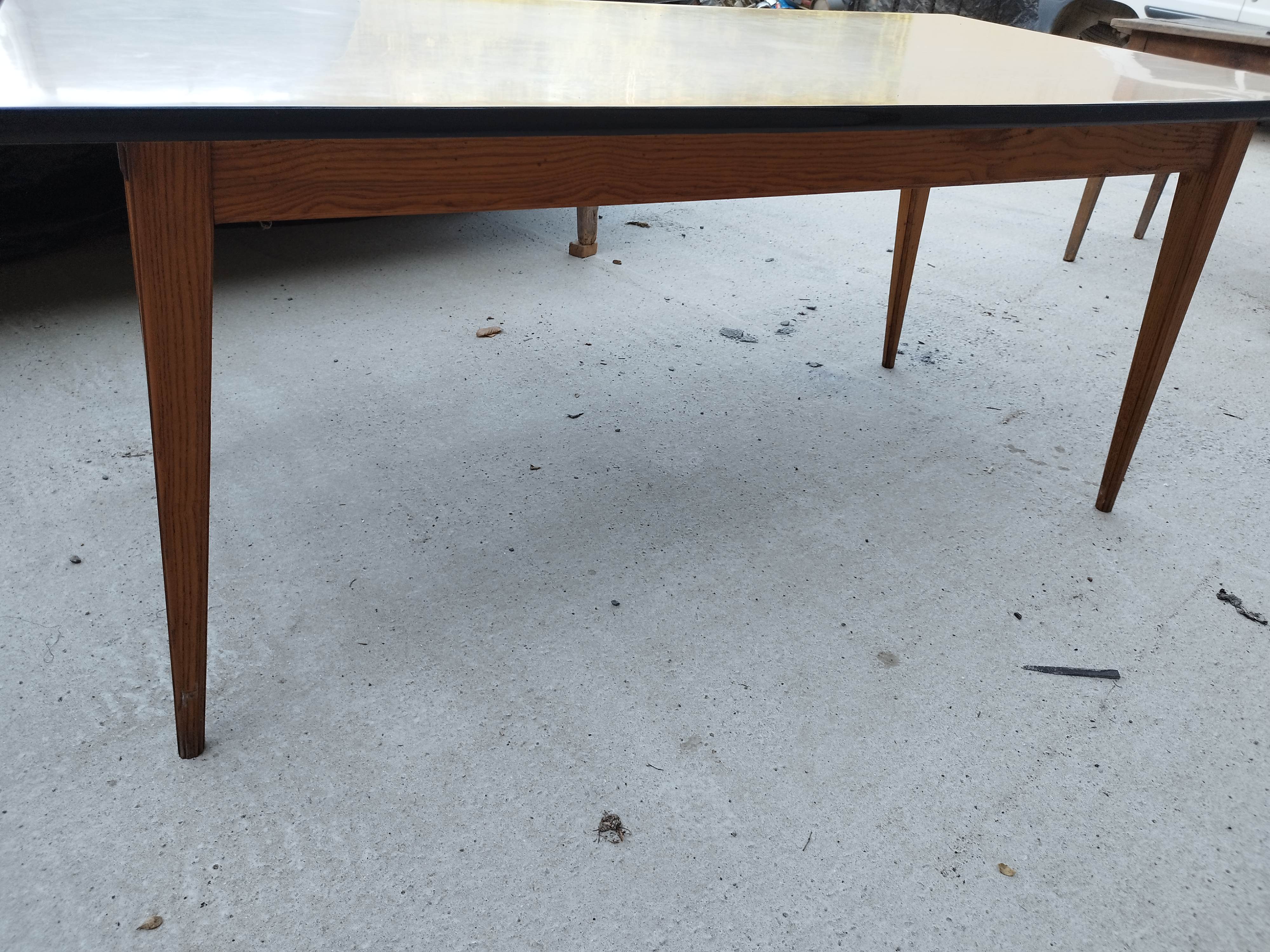 Large table with oak spindle top formica year 50