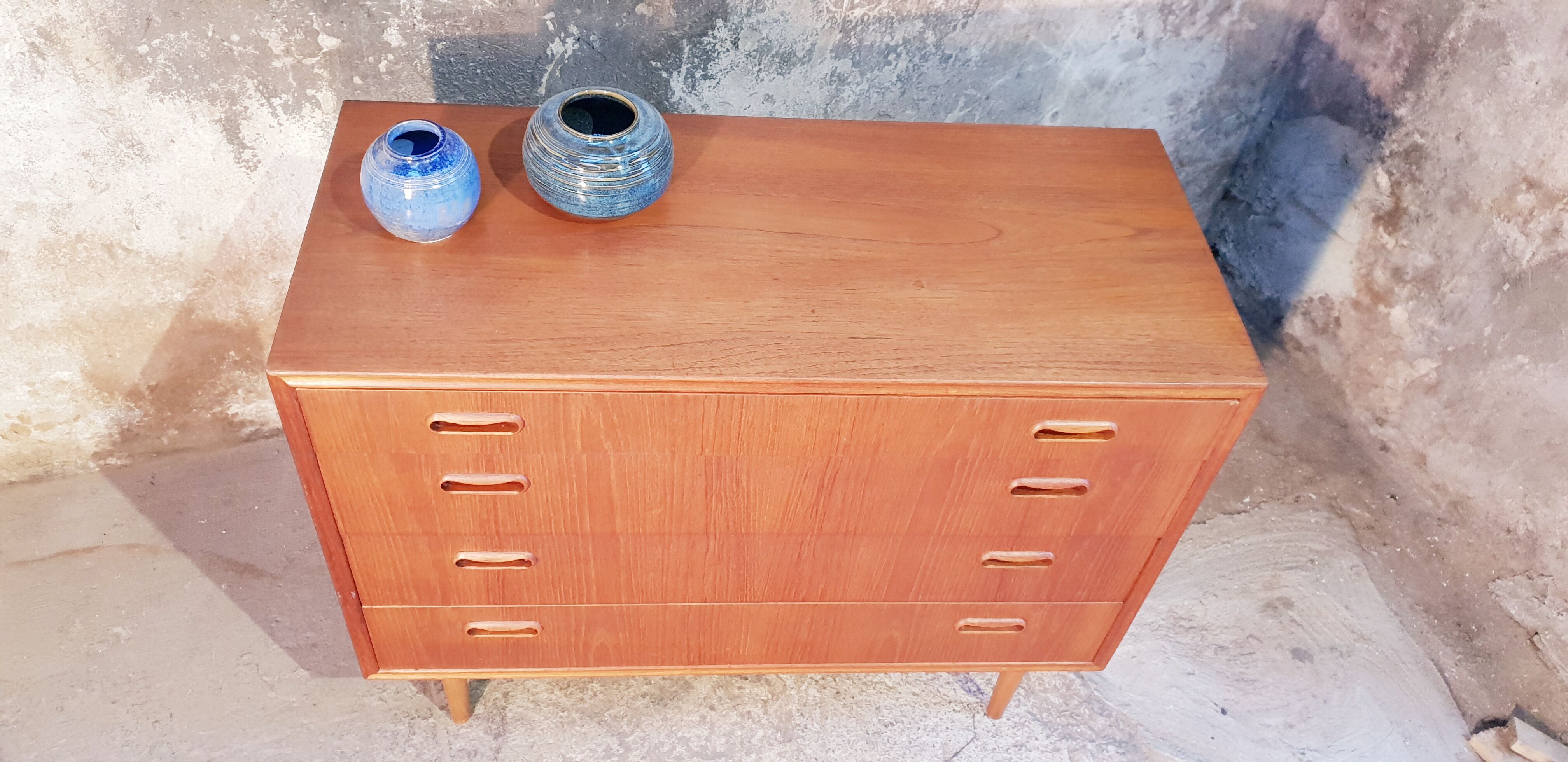 Scandinavian chest of drawers